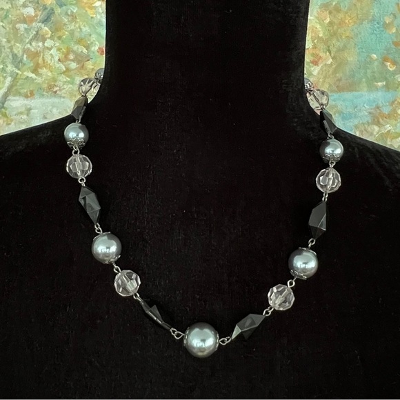 Silver and Gray Pearl Statement Costume Necklace - Picture 1 of 4